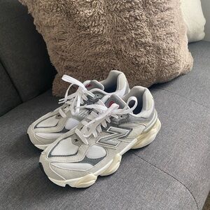 New Balance Gray and White Sneakers 9060 Size 7